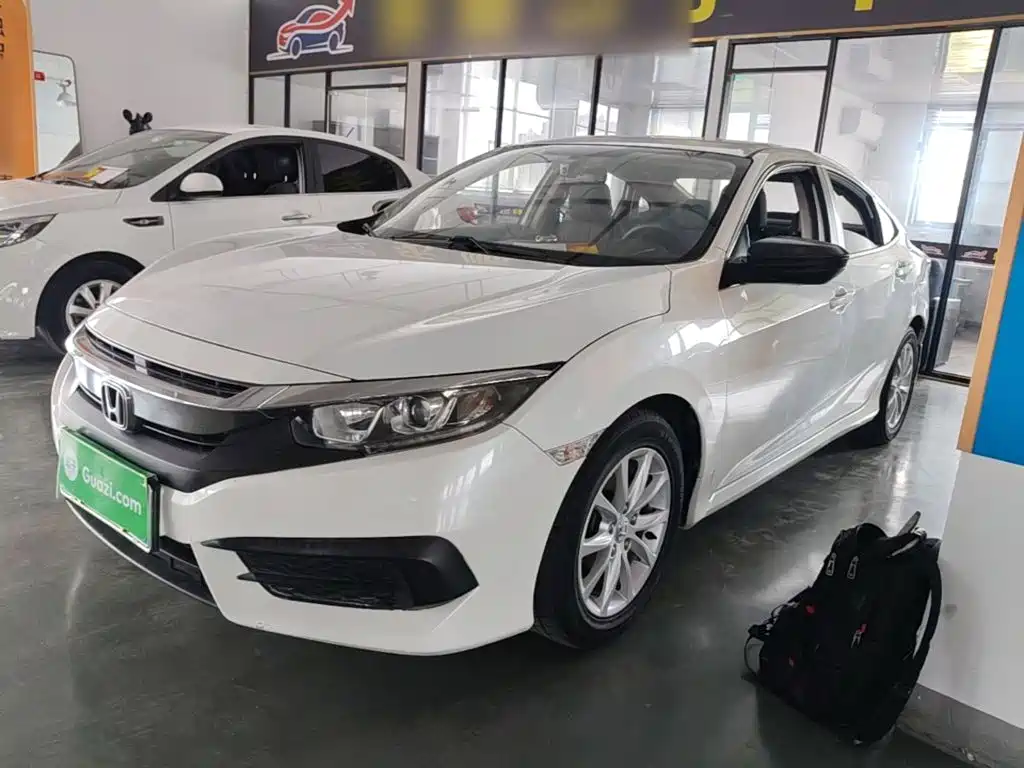 Фото 2 - Honda Civic