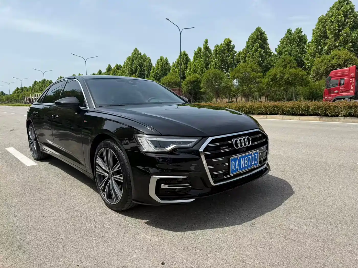 Audi A6L 2023 55 TFSI quattro Premium Dynamic фото 3