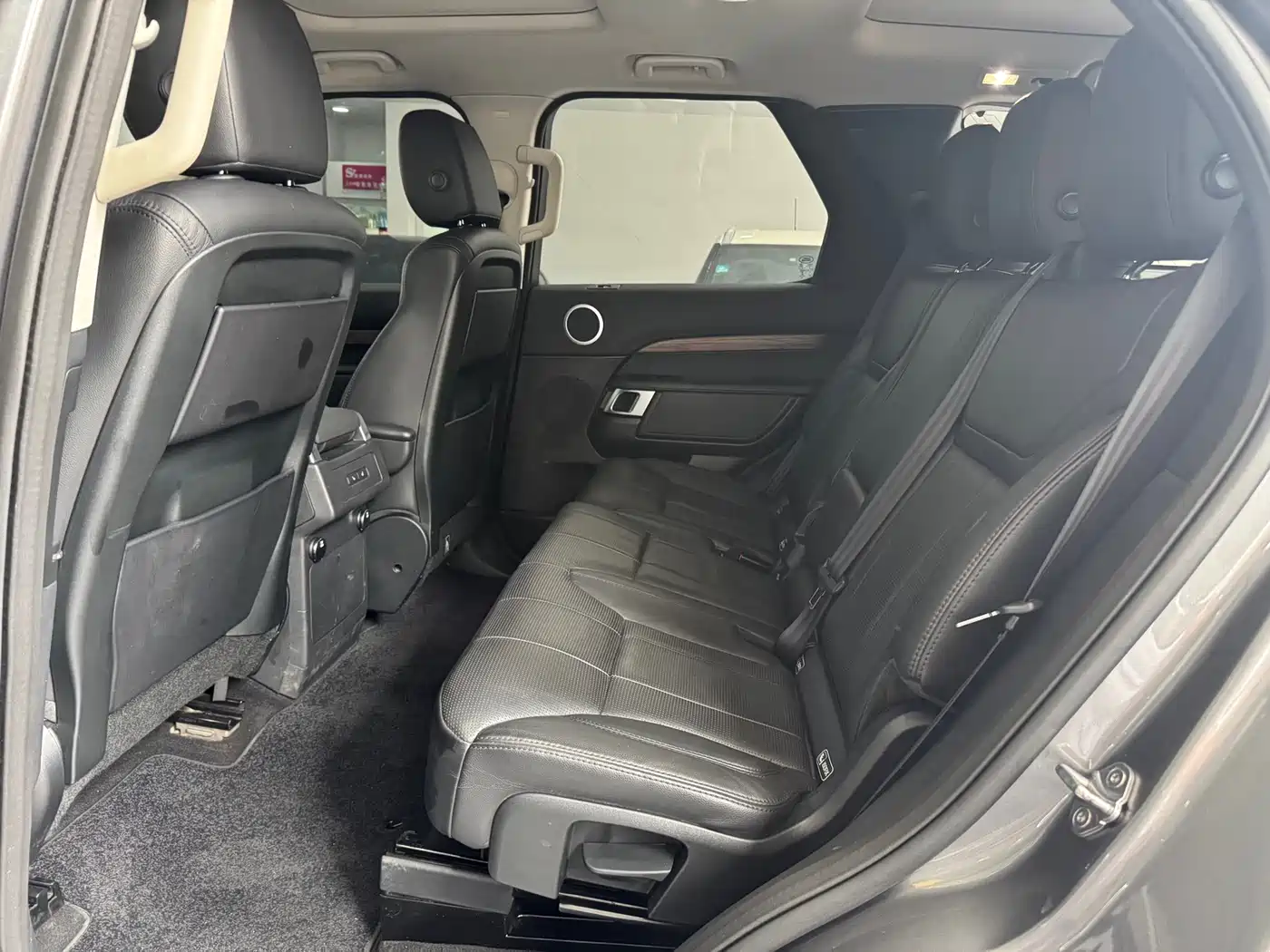Land Rover Discovery 2017 3.0 SC V6 HSE фото 9
