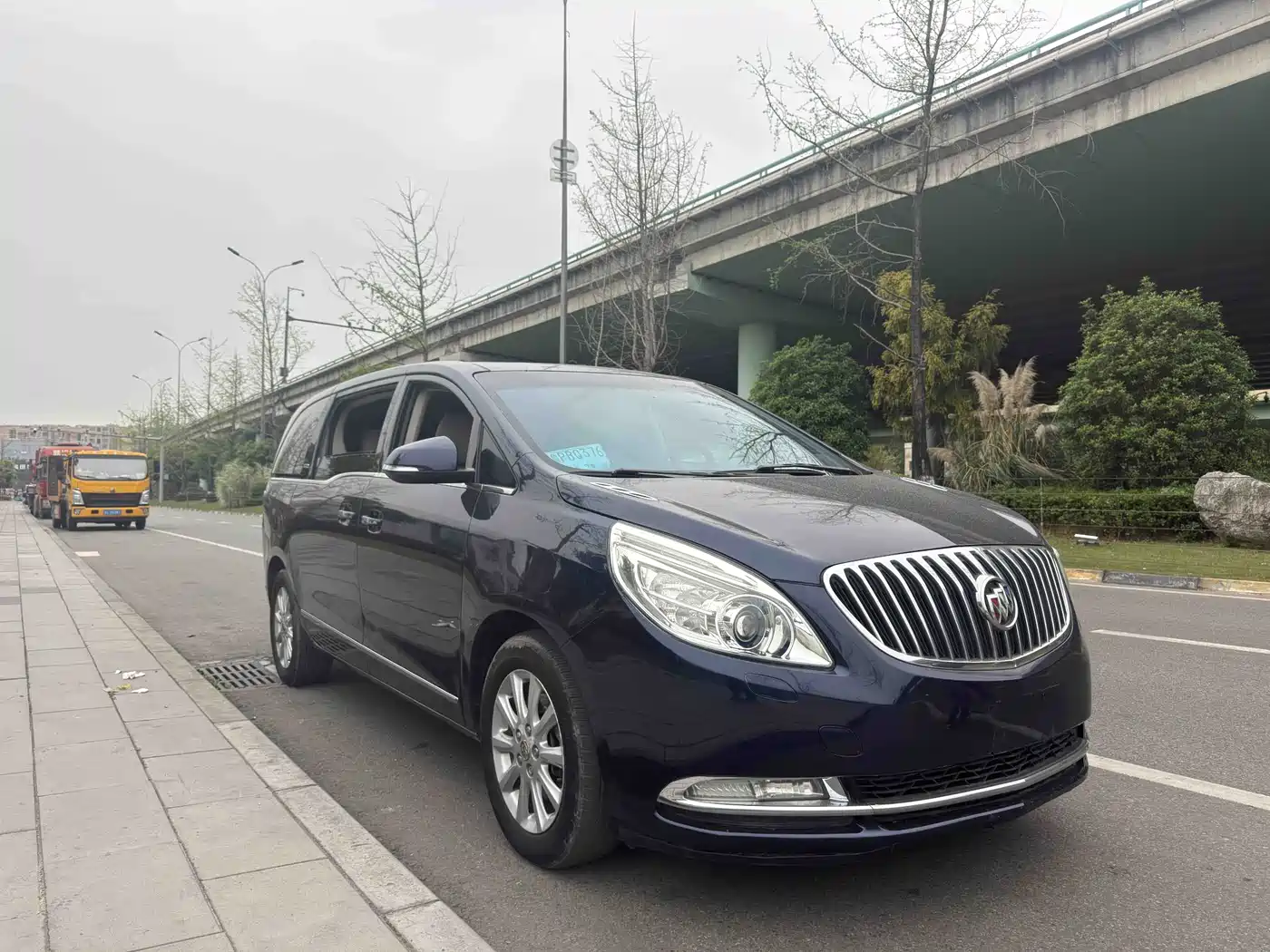 Buick GL8 2011 3.0L XT Luxury Business Flagship фото 3