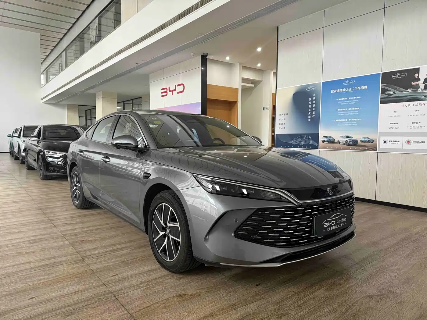 BYD Qin L 2025 DM-i Smart Drive Edition 120KM Surpassing фото 3