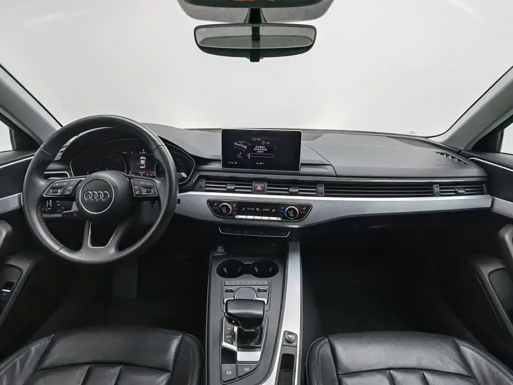 Фото 5 - Audi A4L