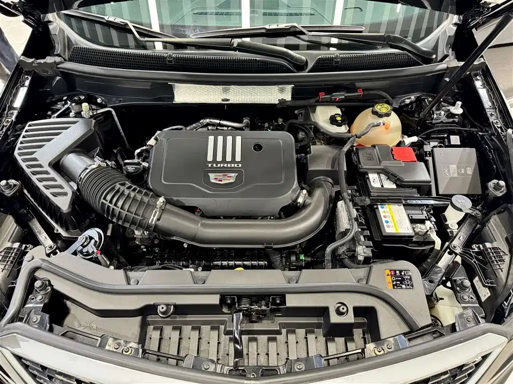 CADILLAC XT5