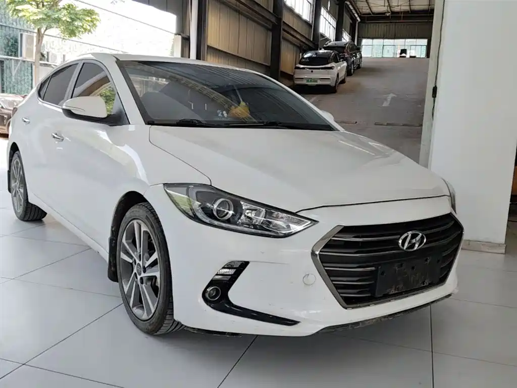 Hyundai Elantra 2016 Model 1.6L Automatic Smart Elite фото 4