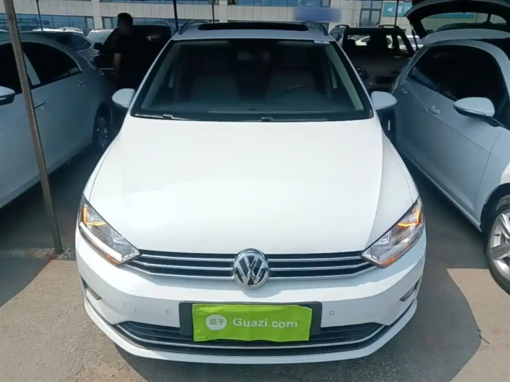 Volkswagen Golf Sportsvan 2016 230TSI Automatic Progressive фото 3