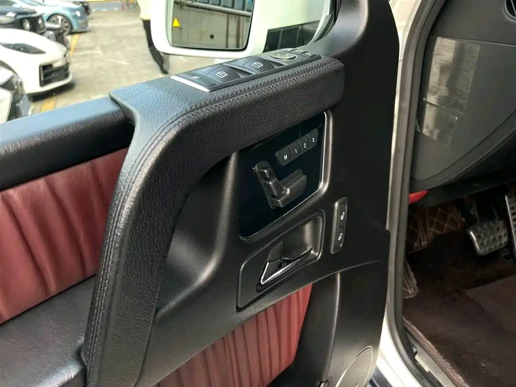 Mercedes-Benz G-Class AMG 2016 AMG G 63 фото 17