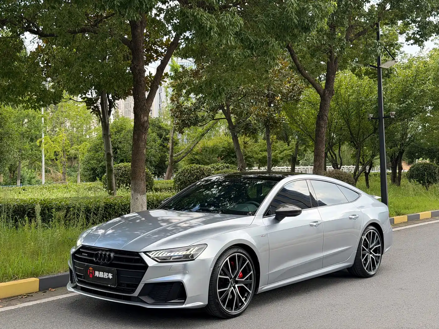 Фото 10 - Audi A7