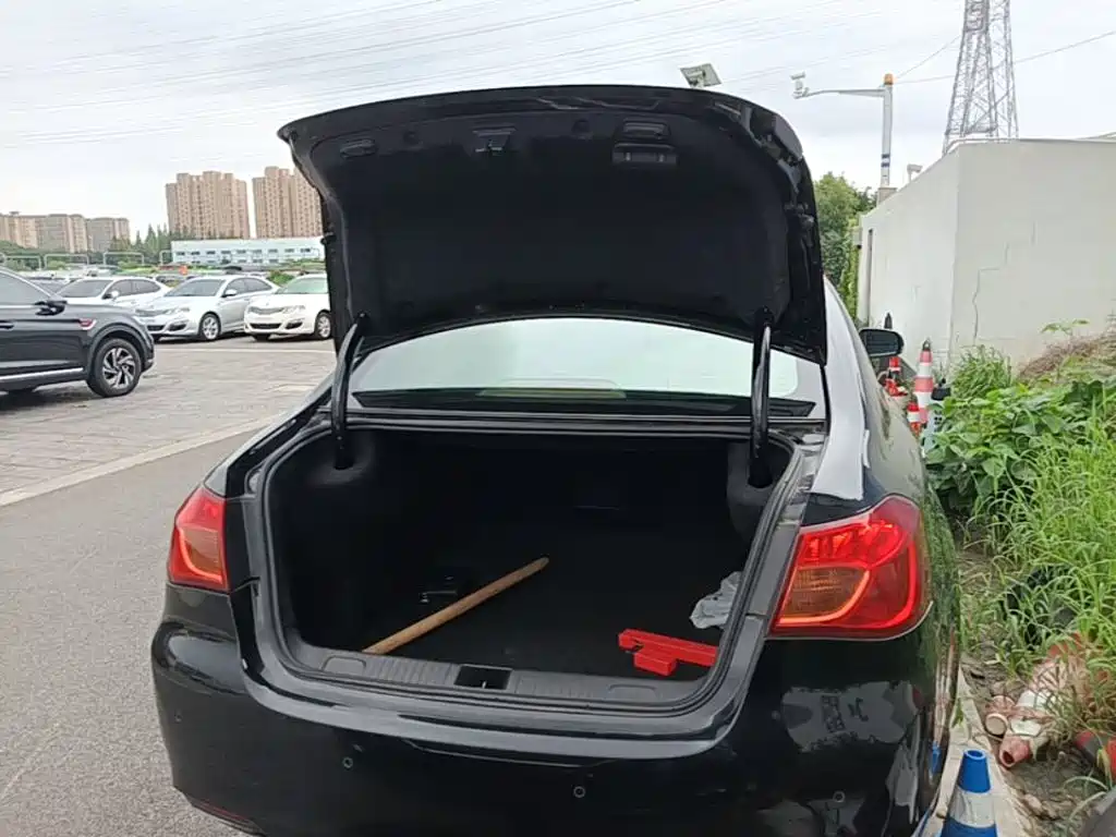 Roewe 950 2016 2015 1.8T Luxury Edition