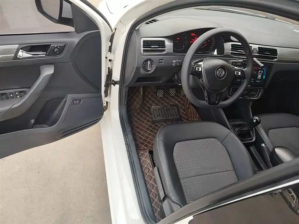 Volkswagen Santana 2018 1.5L Manual Comfort Edition фото 16