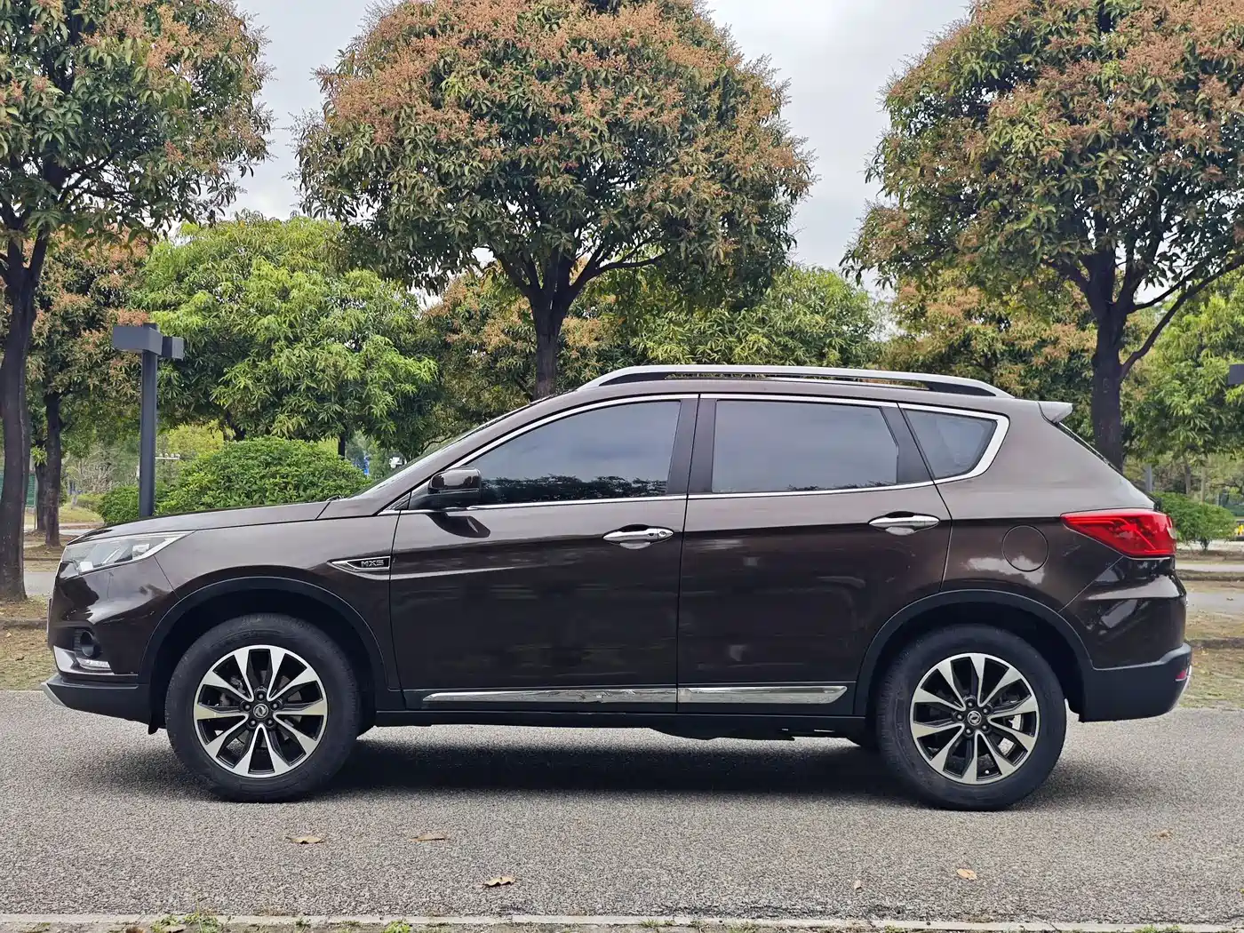 Dongfeng Fengdu MX5 2018 2016 1.4T Manual Luxury Edition