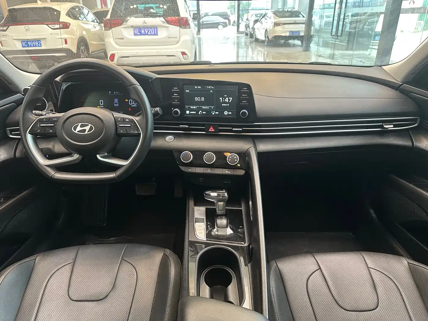 Hyundai Elantra 2023 1.5L CVT GLX Elite Edition фото 9