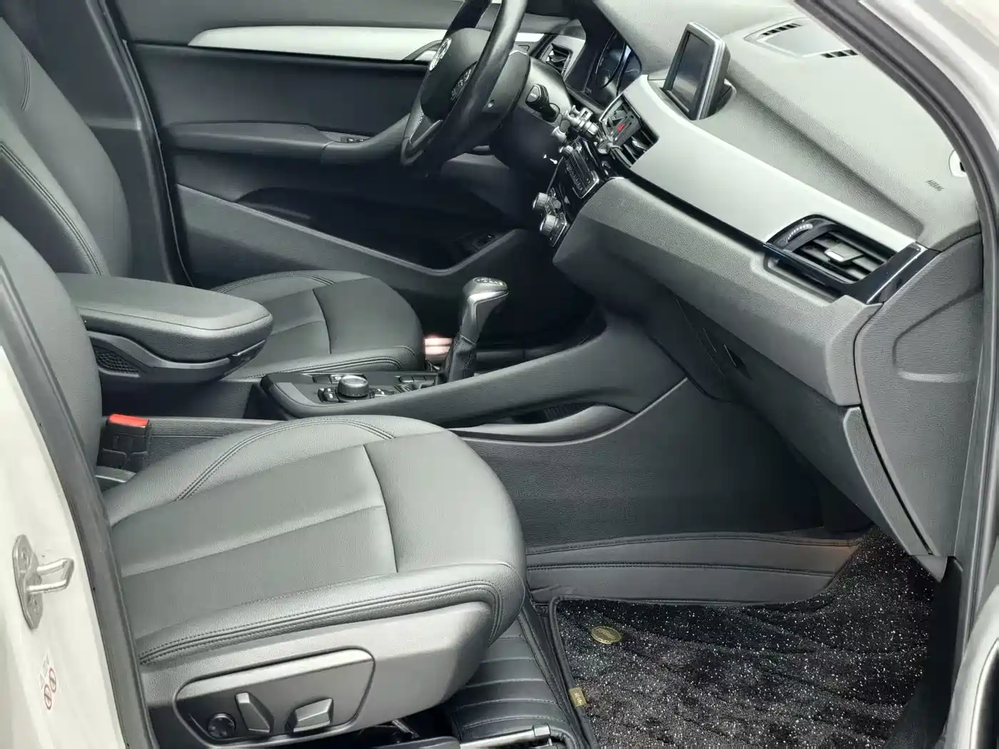BMW X1 2019 sDrive20Li Leading Model фото 11