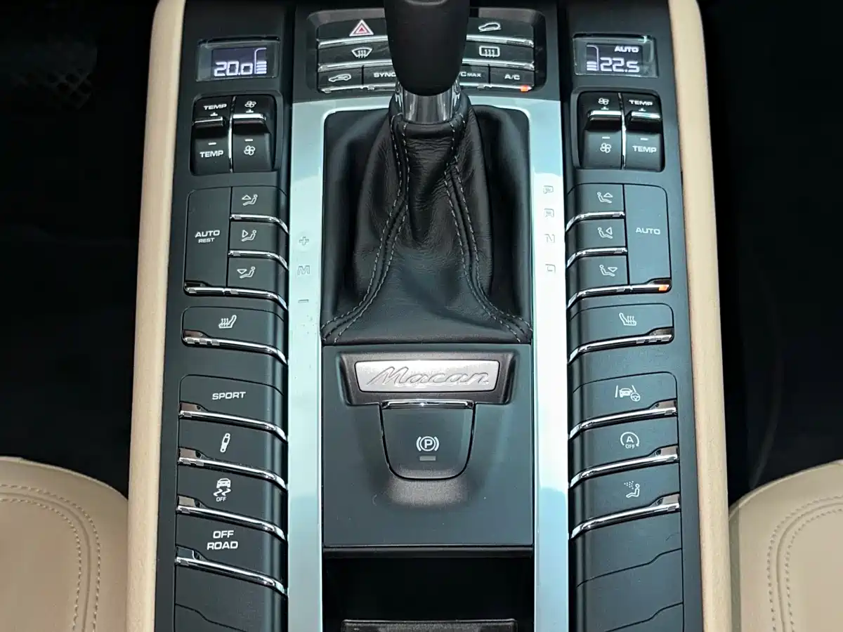 Porsche Macan 2018 Macan 2.0T фото 17