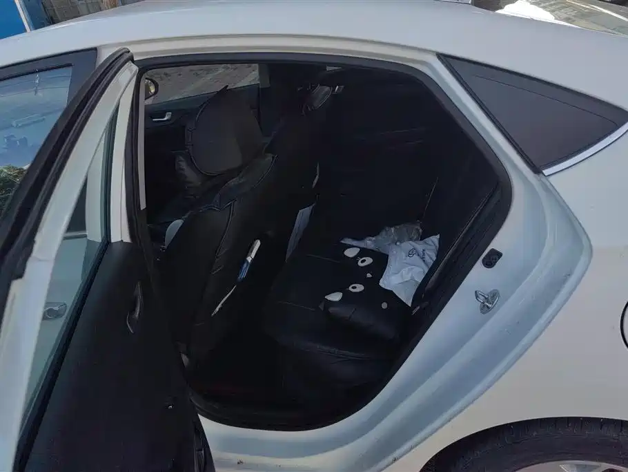 Hyundai Verna 2020 1.4L Manual GLS Cool Edition фото 11