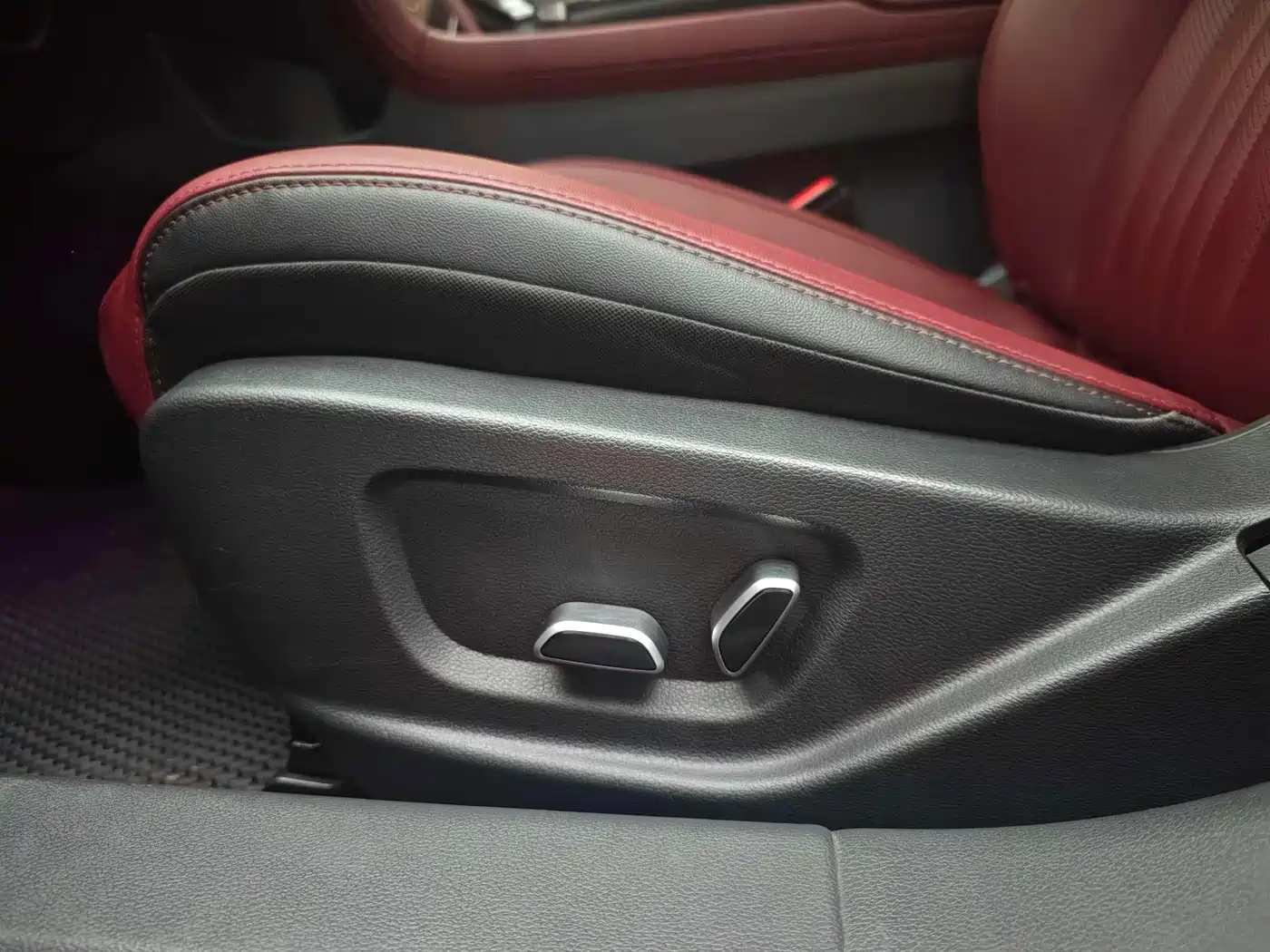 Hongqi H5 2024 1.5T DCT Smart Connect Flag Rhythm Edition фото 5