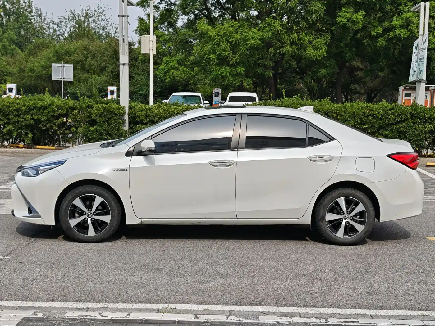 Toyota Levin 2016 Hybrid 1.8H GS-L E-CVT Leading фото 14