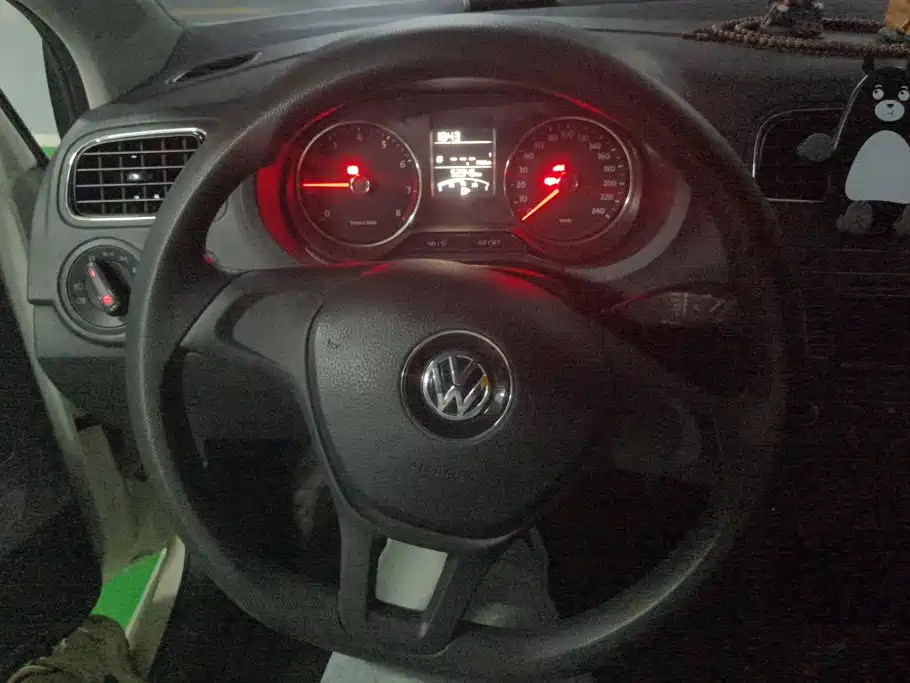 Фото 15 - Volkswagen Polo