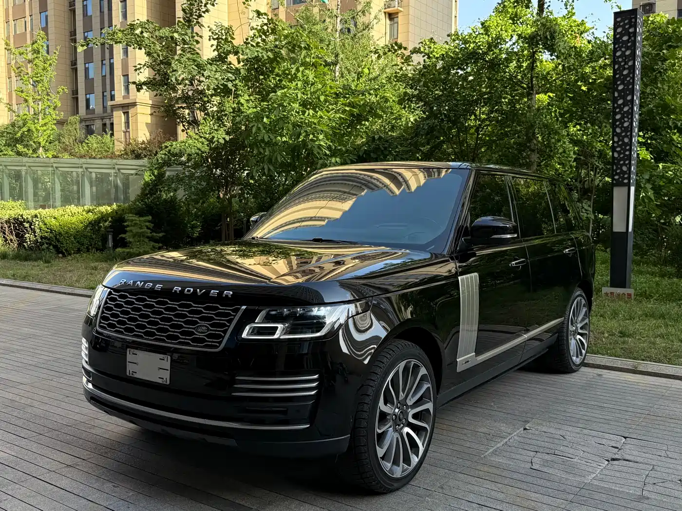 Land Rover Range Rover 2022 3.0 L6 400PS Prestige Genesis Extended Edition фото 2