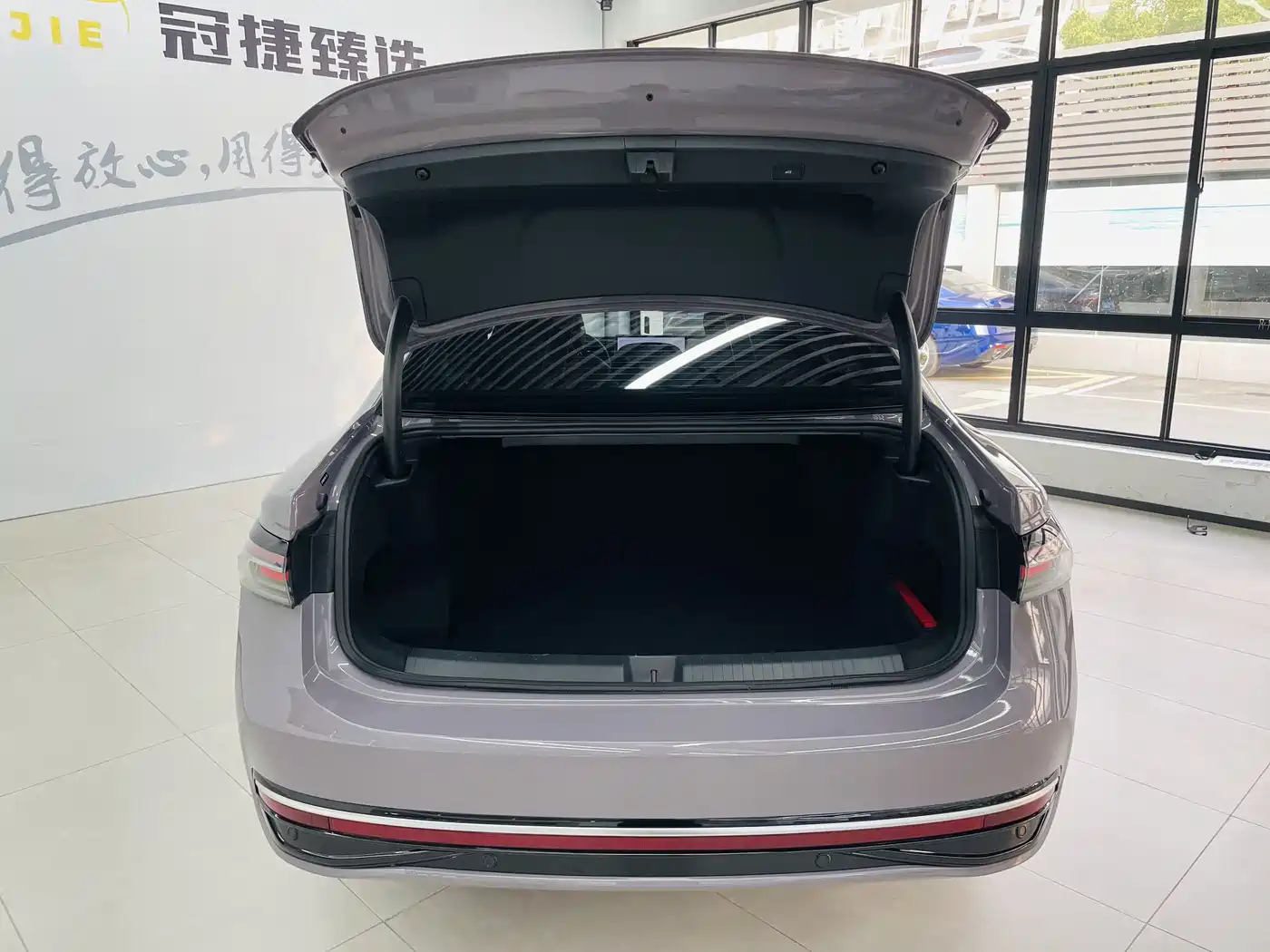 Volkswagen Passat 2025 Pro 380TSI Dragon Prestige Edition фото 15