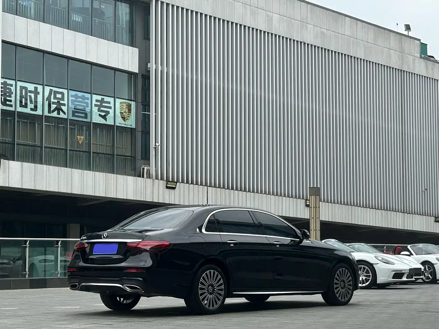 Mercedes-Benz E-Class 2023 E 300 L Sport Fashion фото 19
