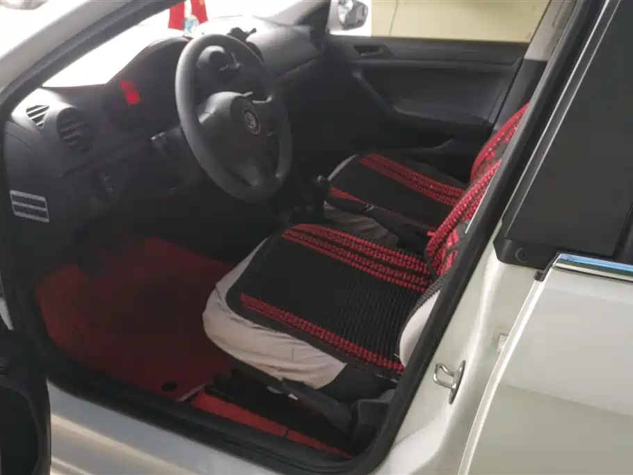 Volkswagen Jetta 2015 Value Edition 1.6L Manual Fashion фото 9