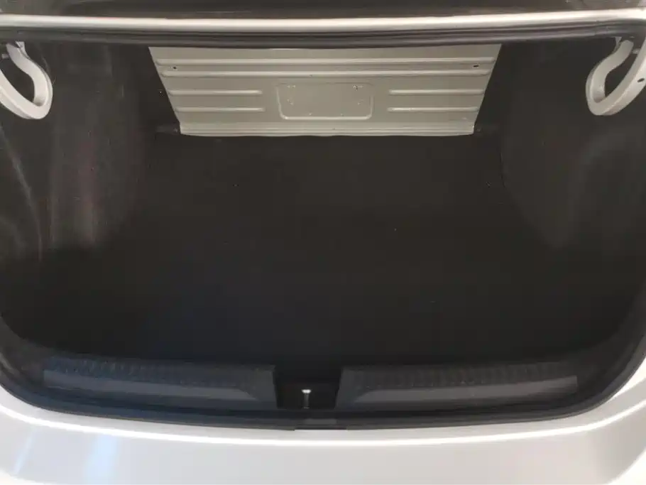Volkswagen Jetta 2015 Value Edition 1.6L Manual Fashion фото 4