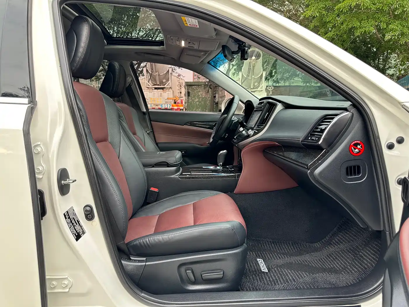 Toyota Crown 2018 2.0T Sport Edition фото 6