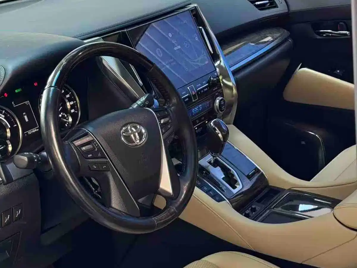 Фото 9 - Toyota Vellfire