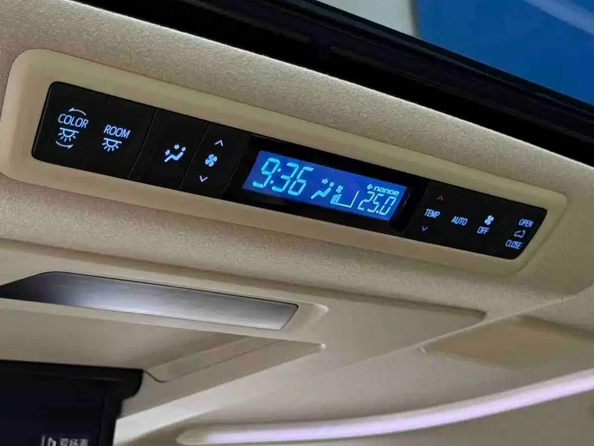 Фото 12 - Toyota Vellfire