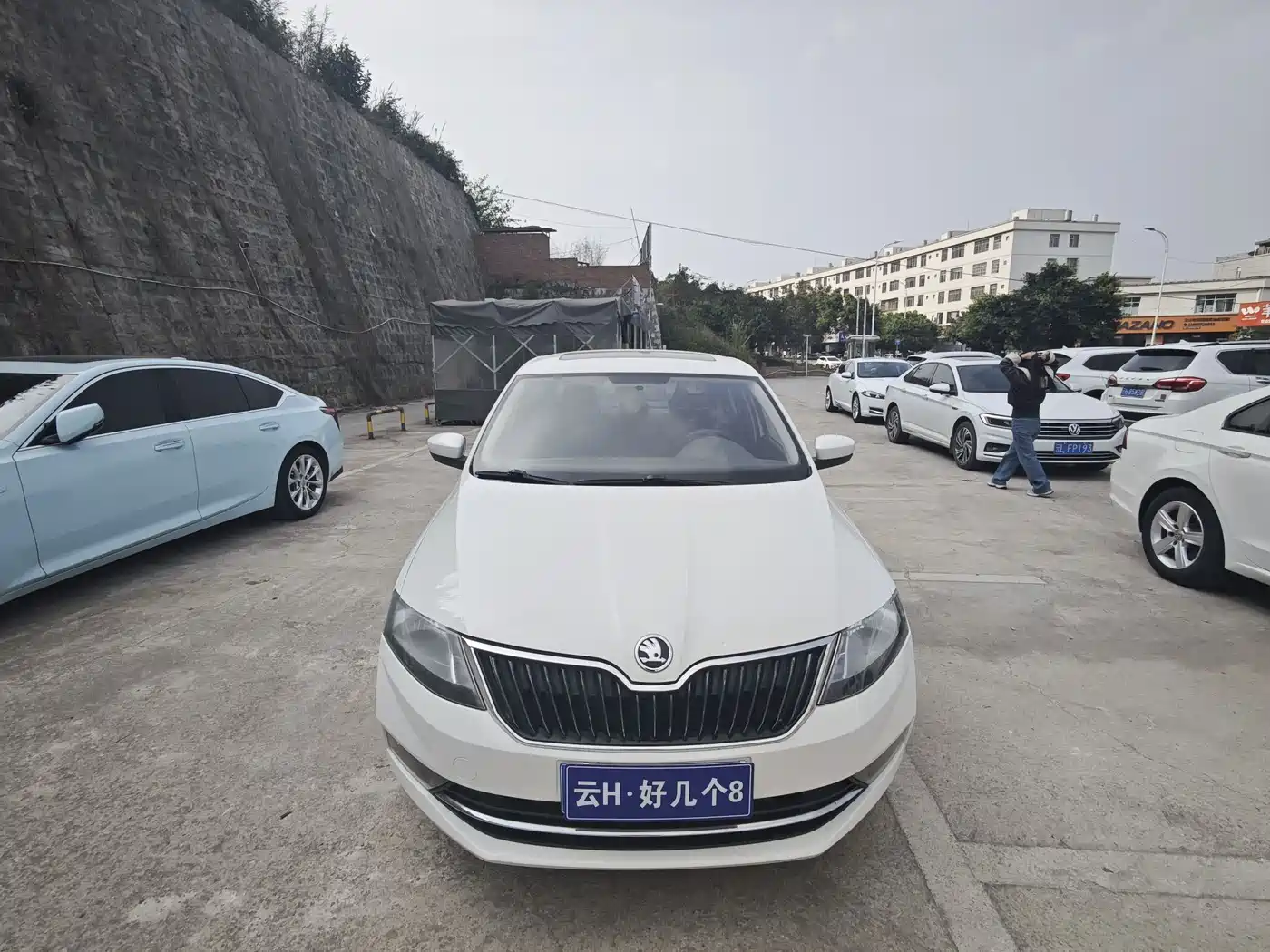 Škoda Rapid 2018 1.6L Manual Comfort Edition фото 2