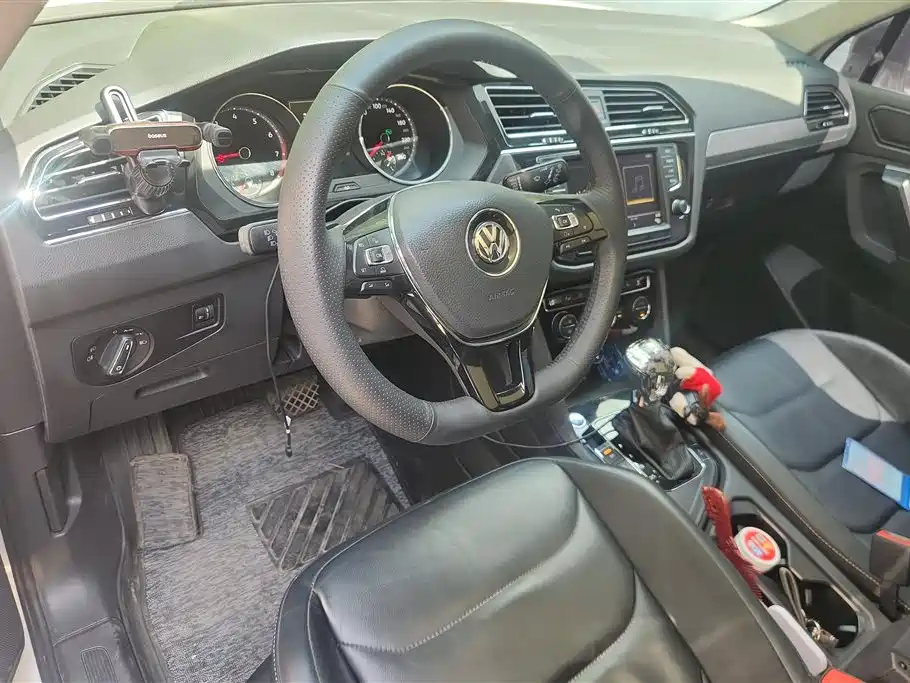 Volkswagen Tiguan L 2017 330TSI Automatic 2WD Luxury Edition фото 12