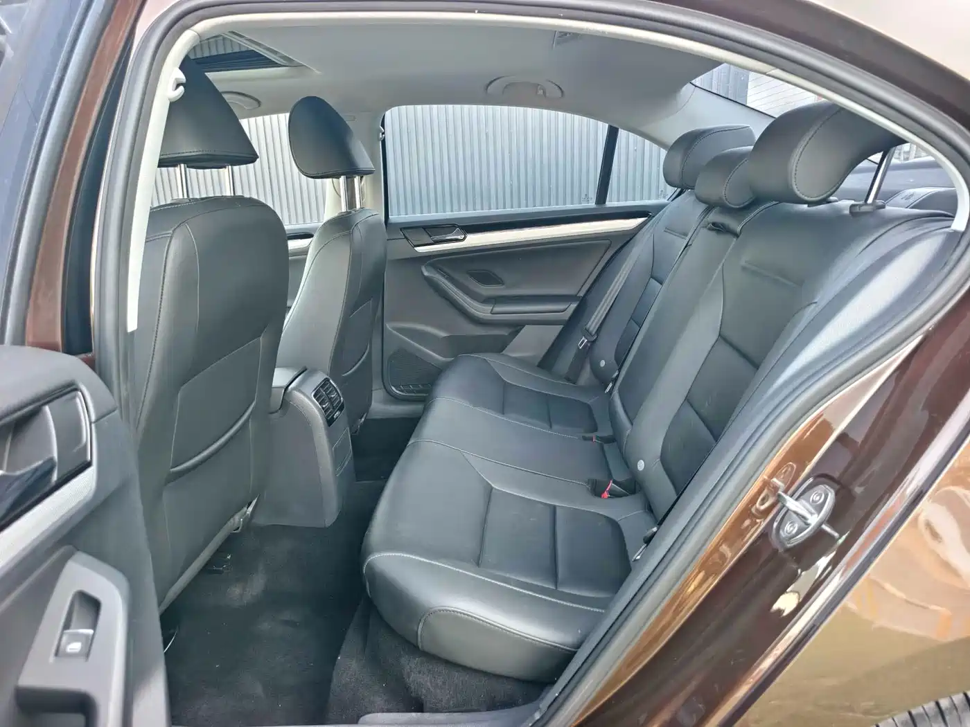 Volkswagen Sagitar 2015 230TSI Automatic Comfort фото 8