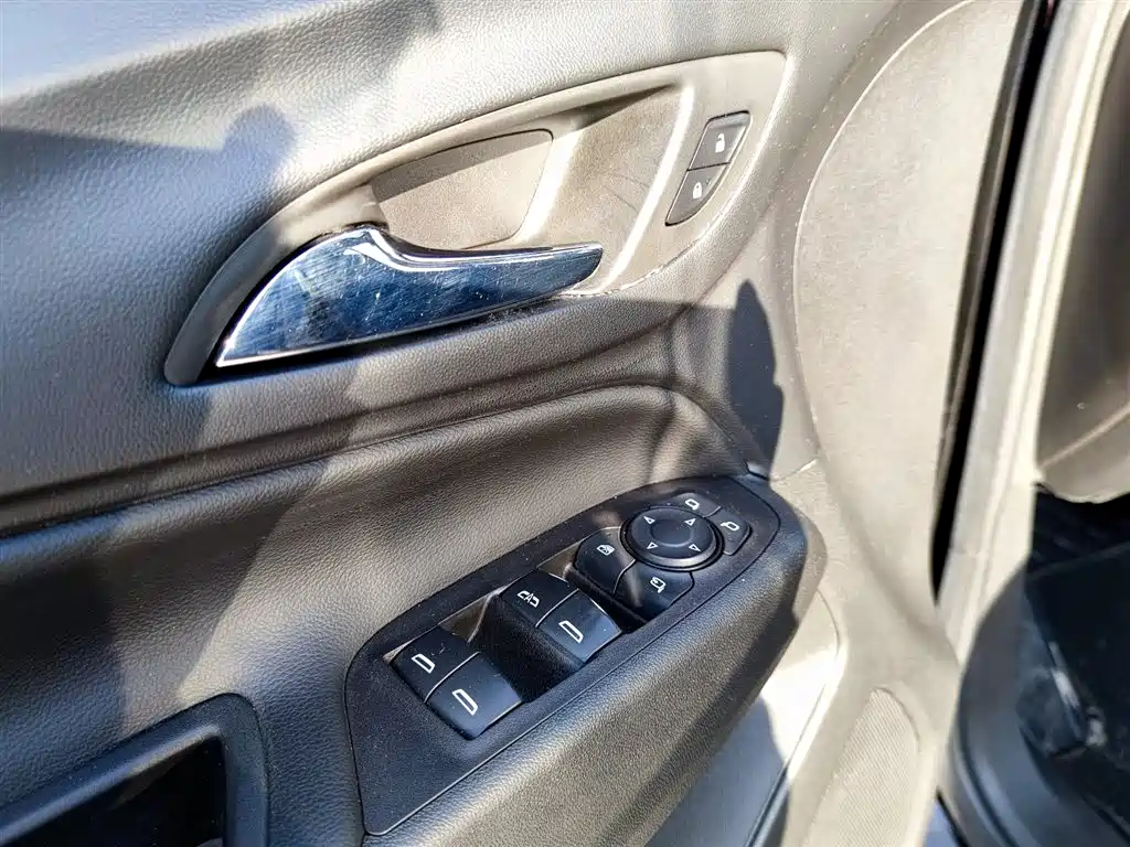 Chevrolet Equinox 2019 535T Auto Galloping Edition China V фото 16