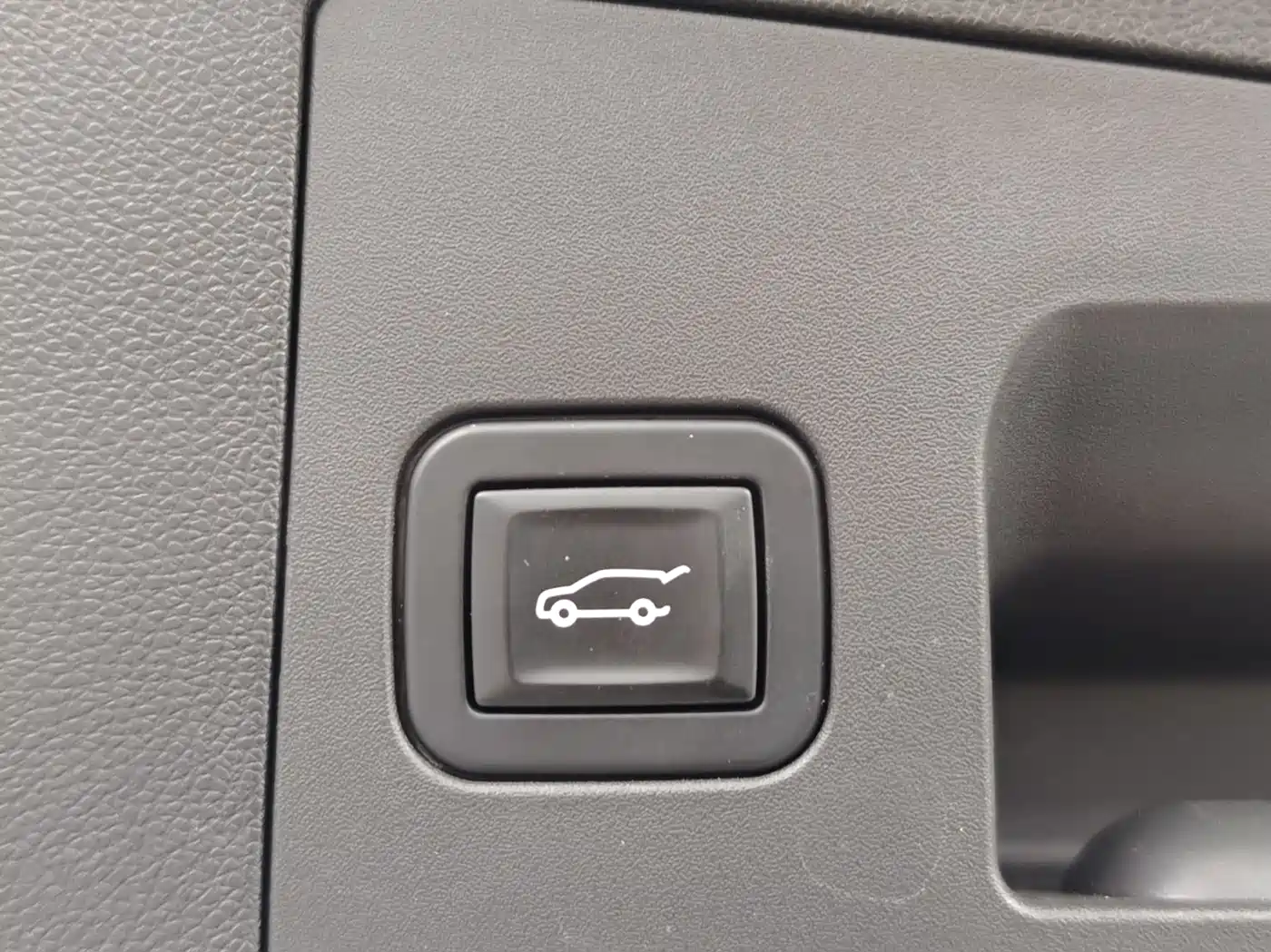 Cadillac XT4 2018 28T FWD Leading Edition фото 10