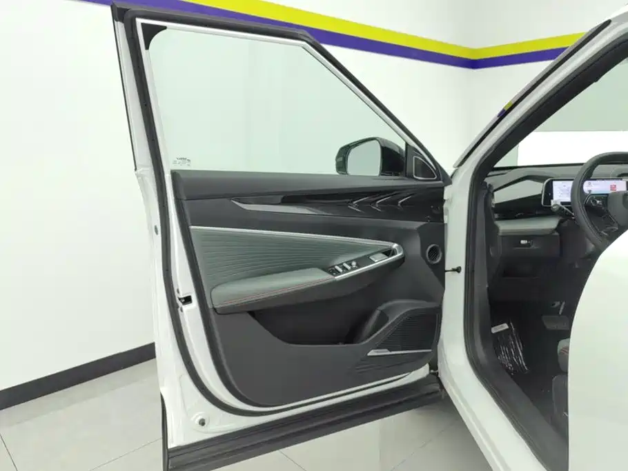 Geely Atlas 2026 2024 1.5TD Smart Connect+
