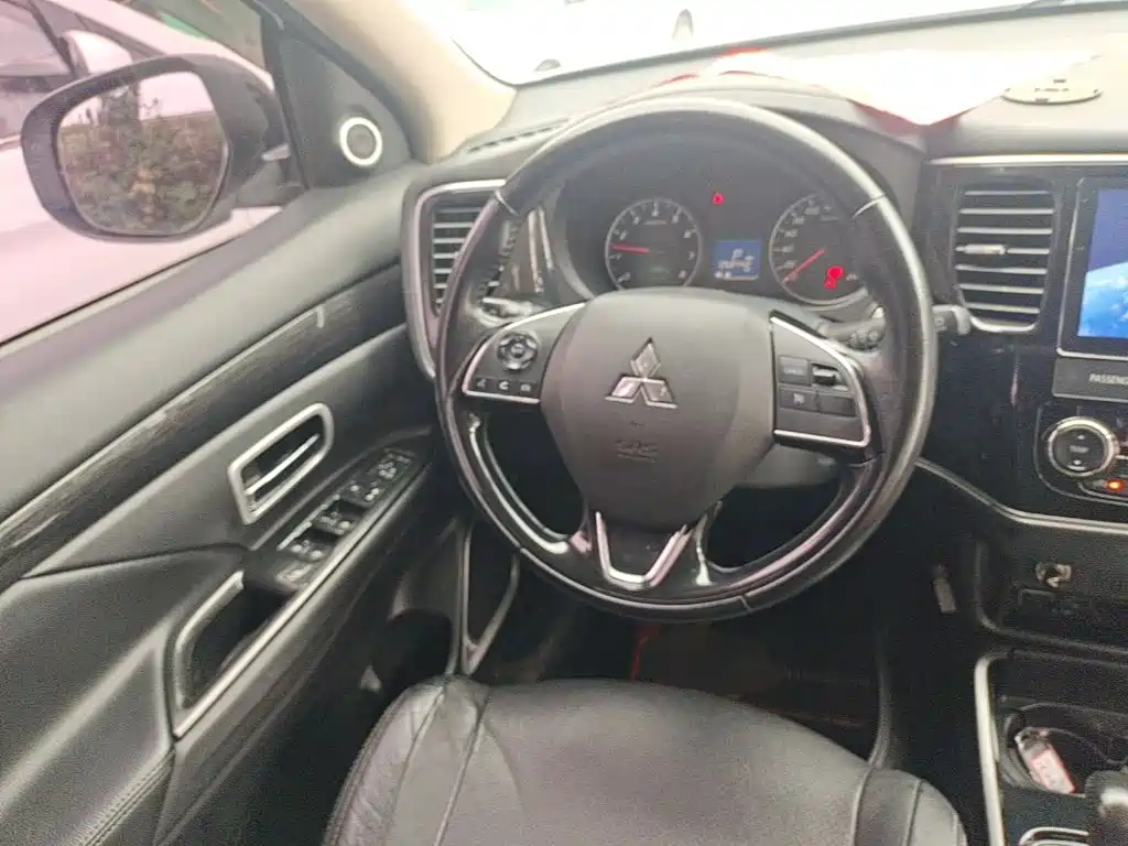 Mitsubishi Outlander 2017 2017 2.0L 2WD Glory 5-seater