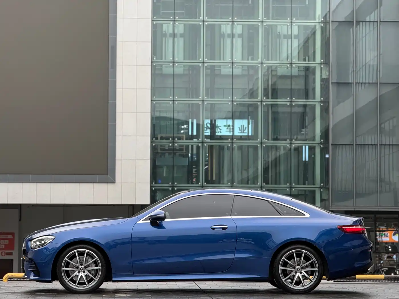 Mercedes-Benz E-Class (Import) 2023 E 260 Coupe фото 6