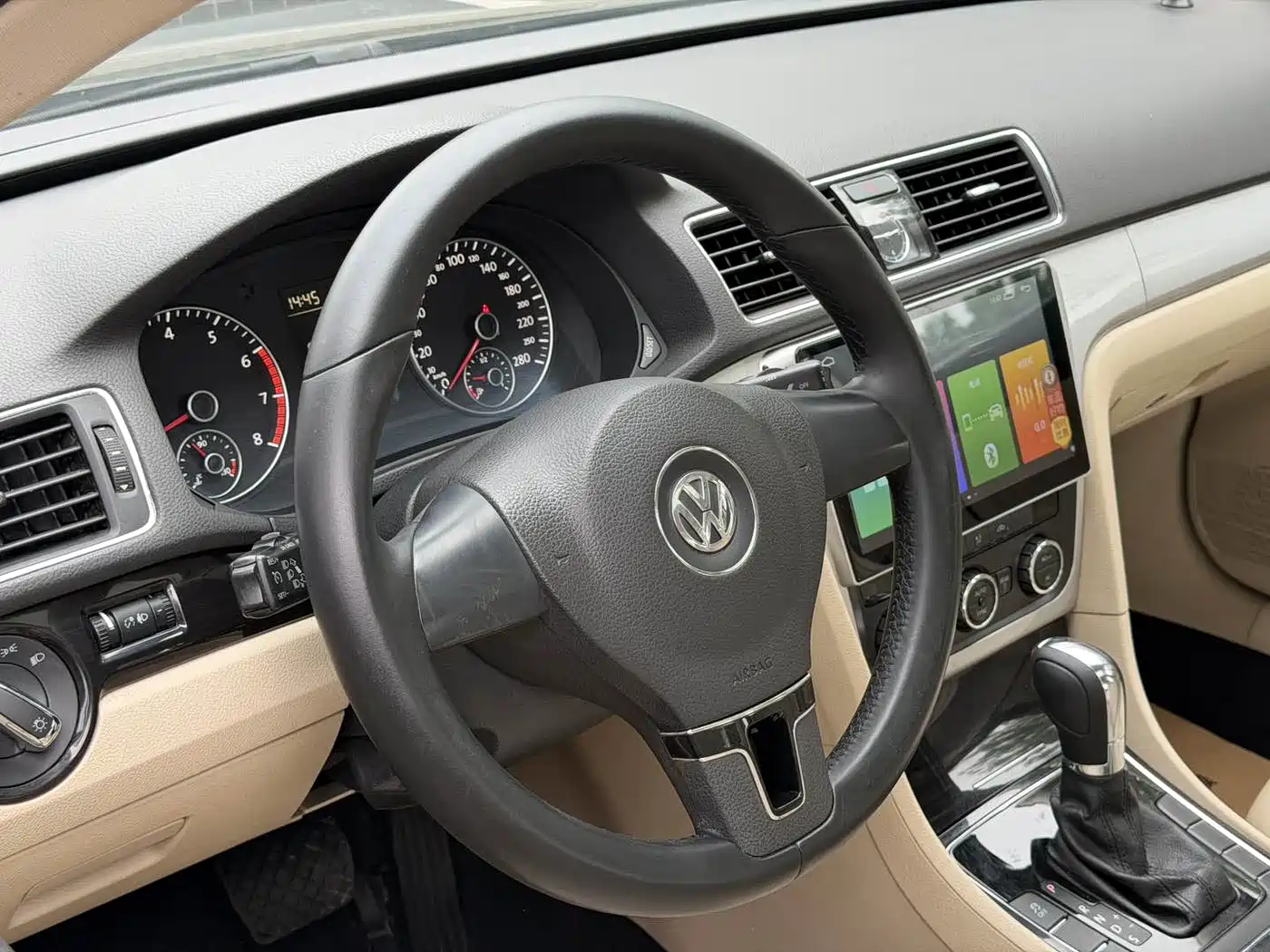 Volkswagen Passat 2011 1.8TSI Automatic Premium Edition фото 7