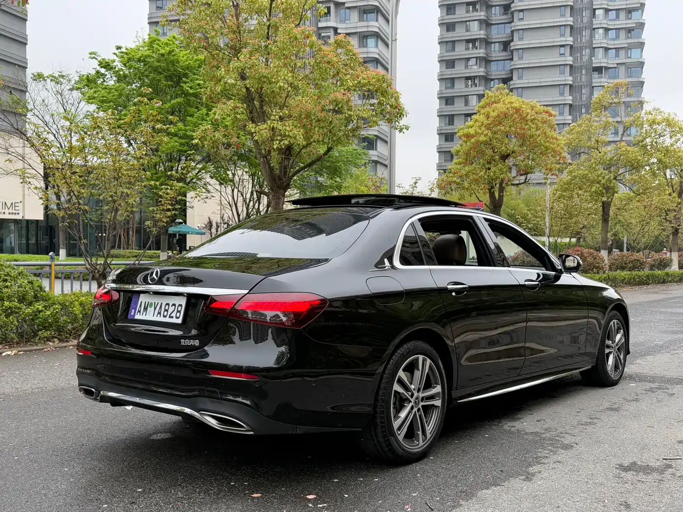 MERCEDES-BENZ E CLASS