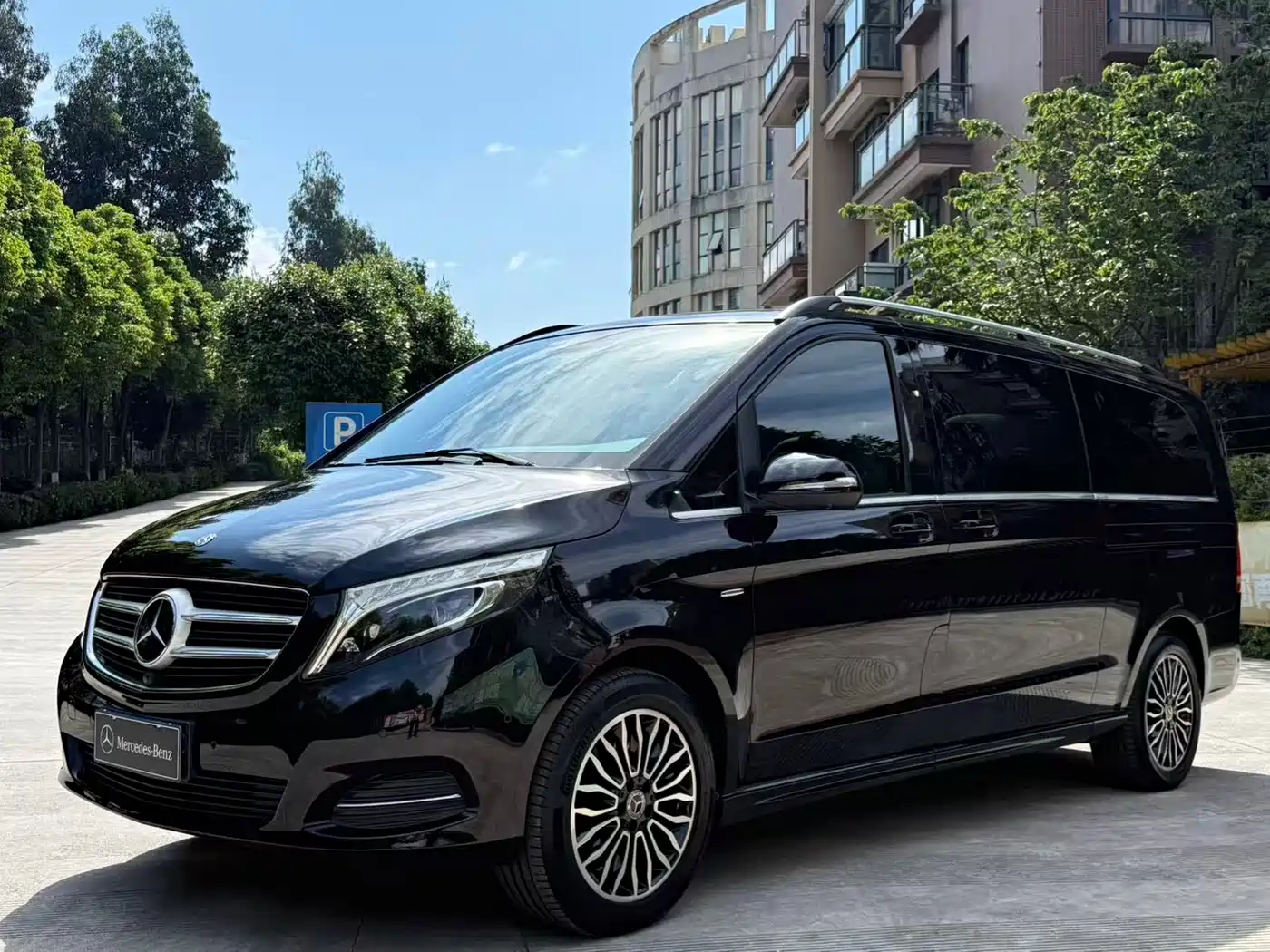 Mercedes-Benz V-Class 2018 V 260 L Premium Long Wheelbase Edition China VI фото 44
