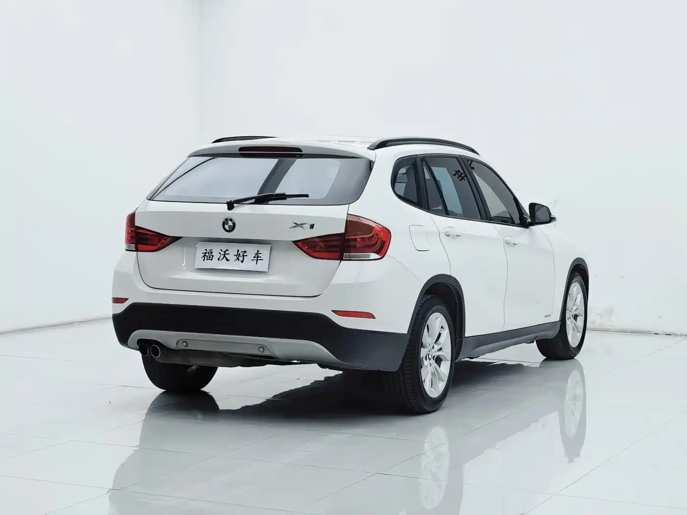 BMW X1 2014 sDrive18i Fashion Edition фото 26