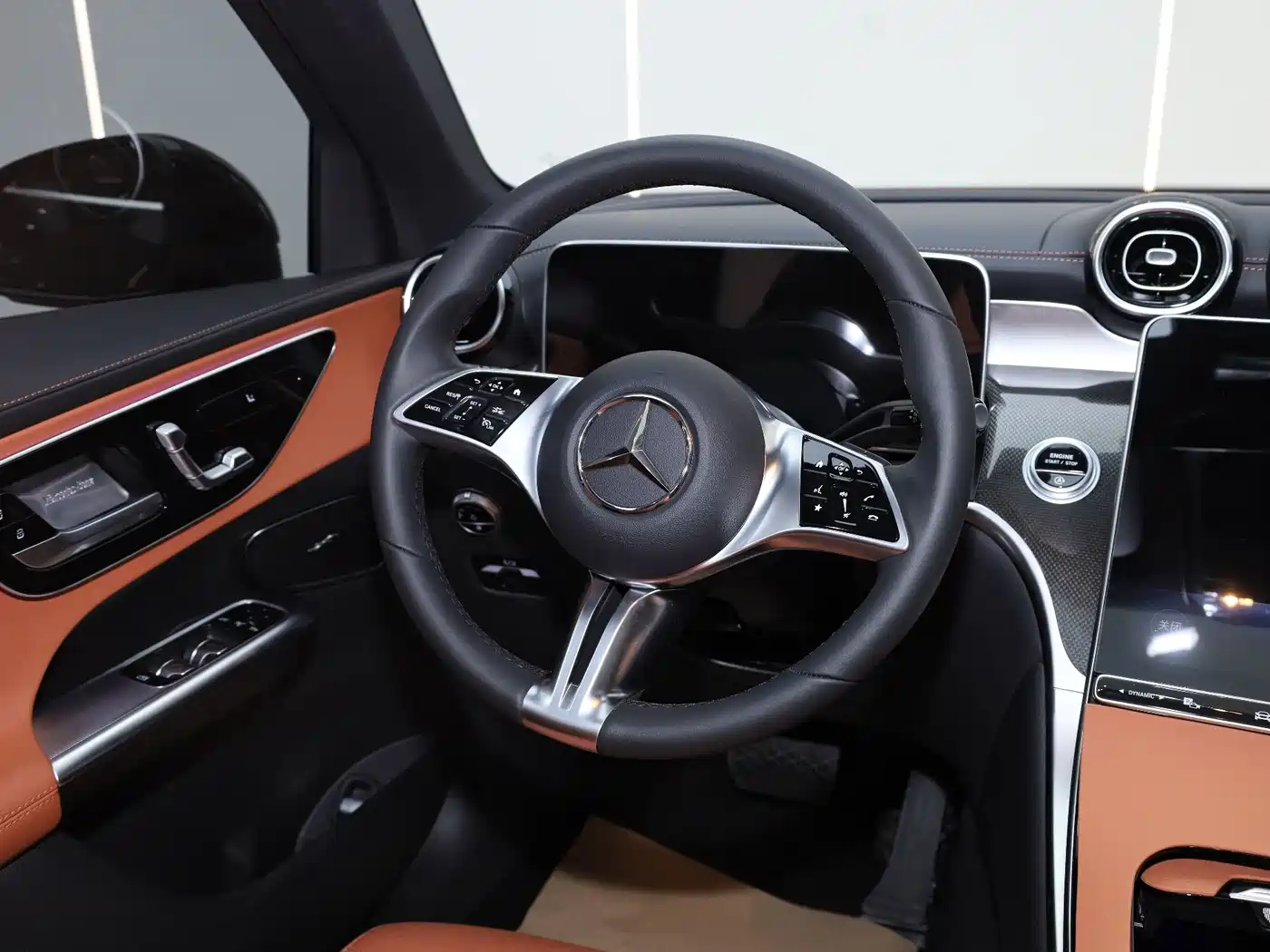 Mercedes-Benz GLC 2026 2025 Facelift GLC 260 L 4MATIC Dynamic