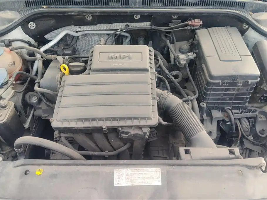 Volkswagen Sagitar 2015 1.6L Automatic Comfort фото 10