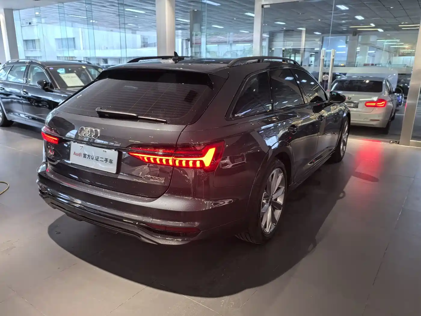 Audi A6 (Import) 2025 allroad quattro Explorer 55 TFSI Premium Off-Road фото 5