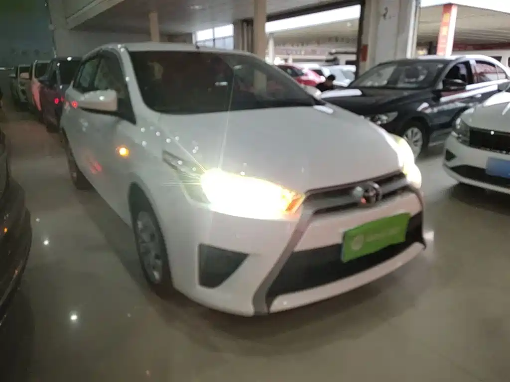 Toyota YARiS L Zhi Xuan 2015 1.5E Auto Charming Edition фото 4
