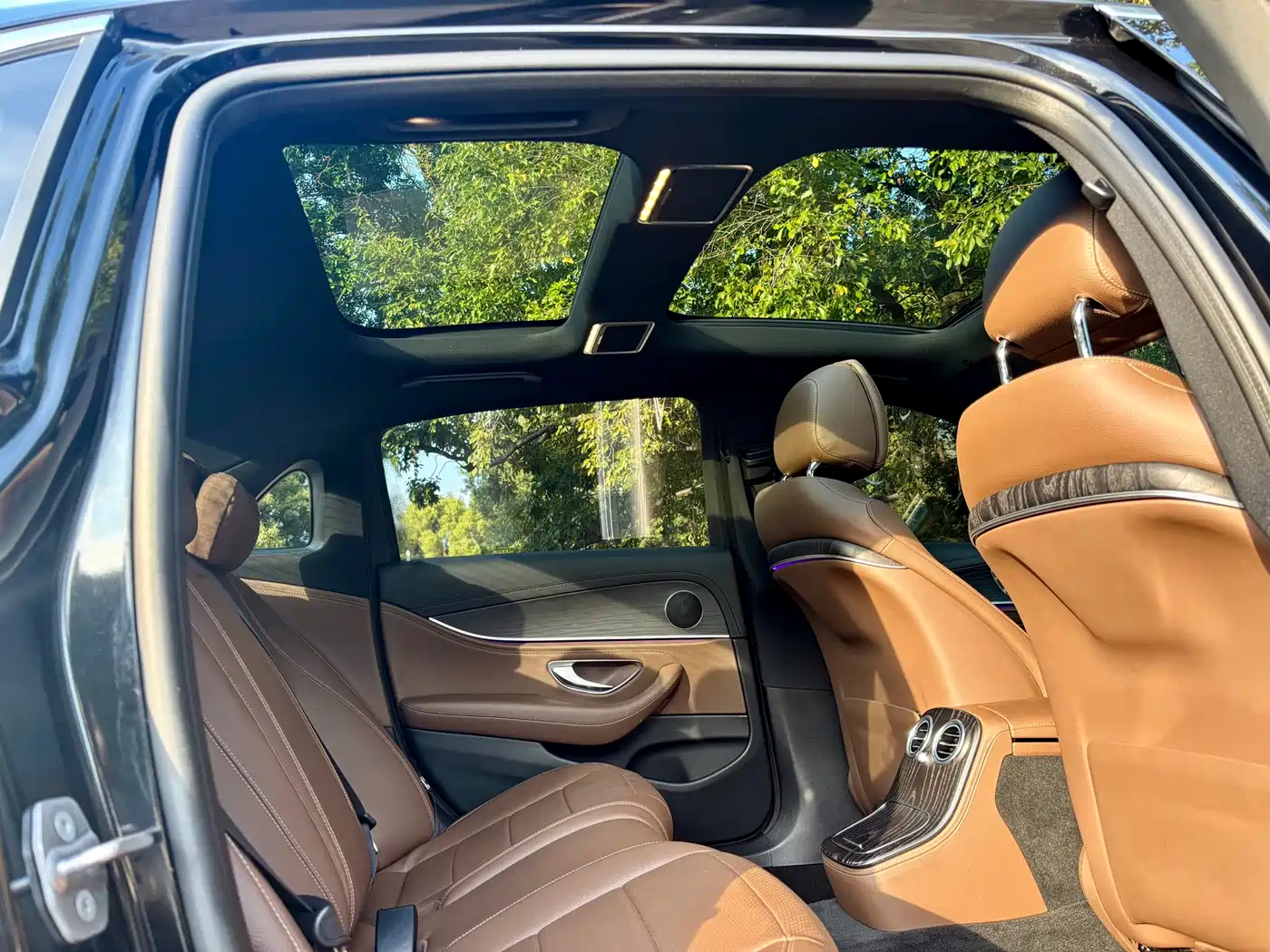 Mercedes-Benz E-Class 2022 E 260 L Sport фото 10