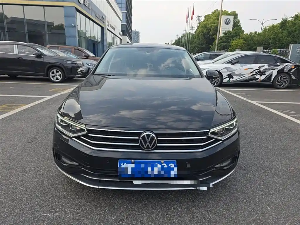Volkswagen Magotan 2021 330TSI DSG 30th Anniversary Edition фото 5