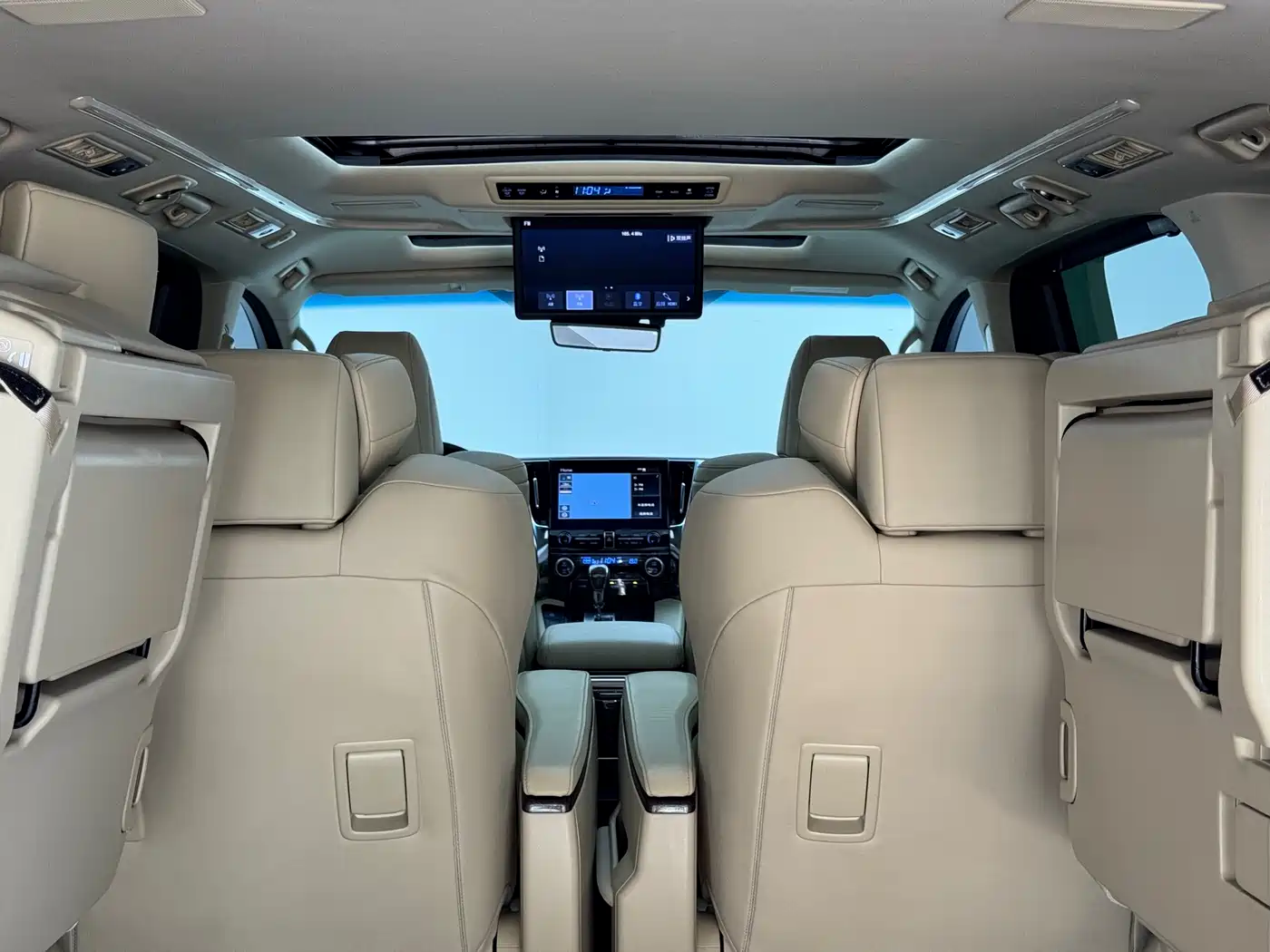 Toyota Alphard 2021 Hybrid 2.5L Premium фото 11