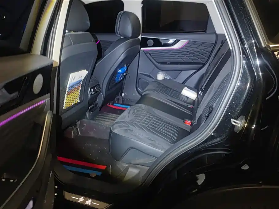 Hongqi HS5 2022 Facelift 2.0T Smart Flag Enjoyment Edition фото 11