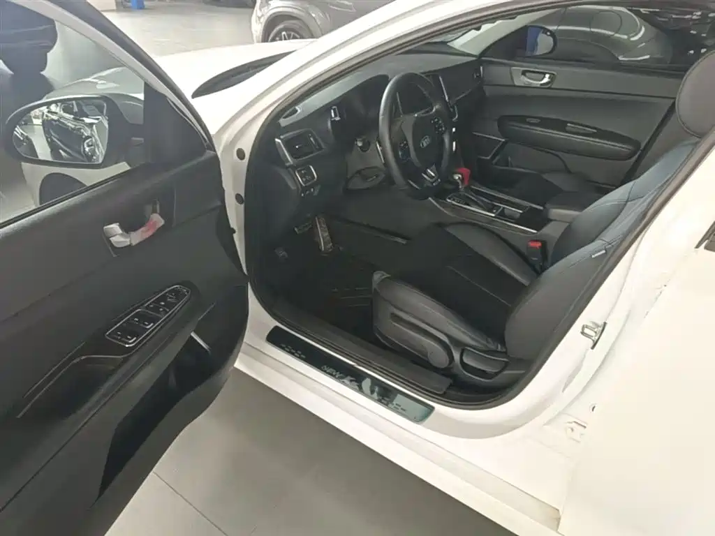 Kia K5 2016 1.6T Automatic LUX фото 16